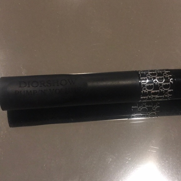 DIOR PUMP'N'VOLUME VOLUME SQUEEZABLE BLACK MASCARA - Picture 5 of 6